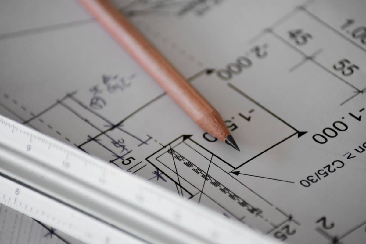 Quelles sont les règles à respecter pour construire en limite de propriété ? EuropImmo