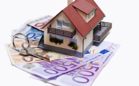 Des billets d'euros pour louer un logement
