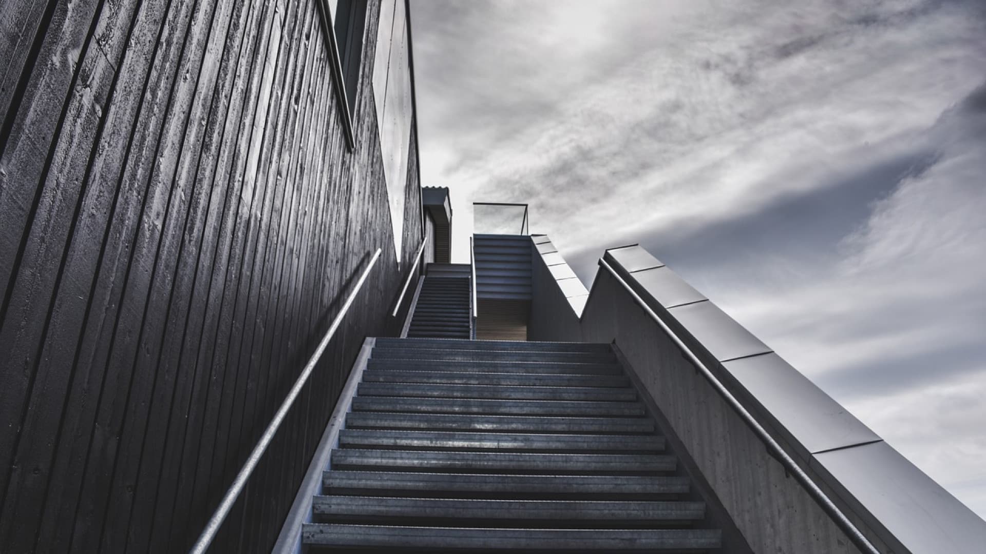Pourquoi installer un monte escalier dans votre logement ?