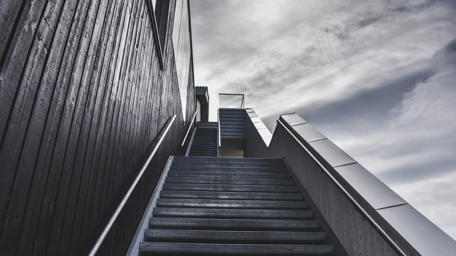 Pourquoi installer un monte escalier dans votre logement ?